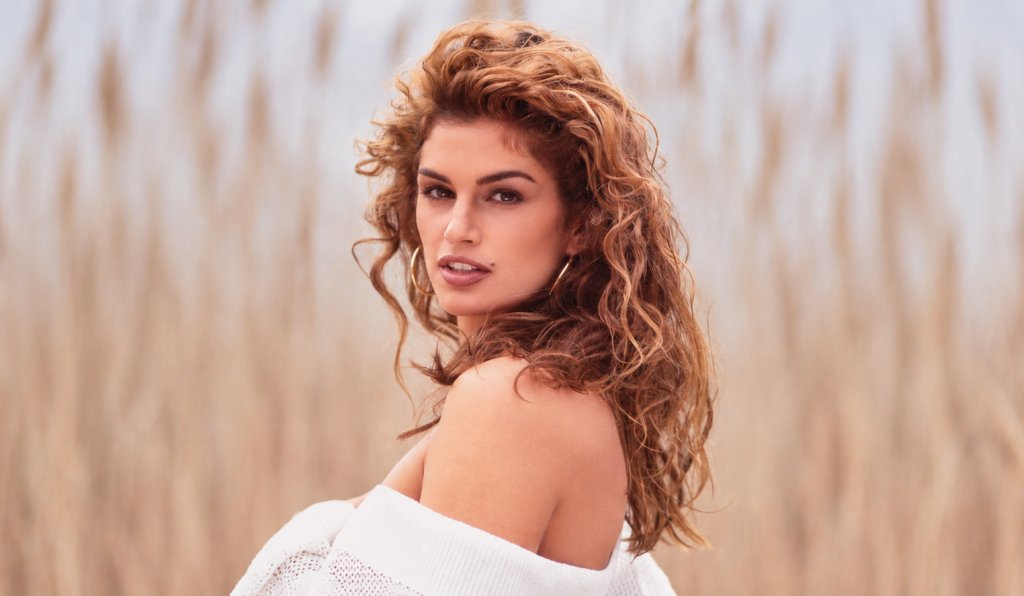 Cindy Crawford - MoreForce.com Cindy Crawford